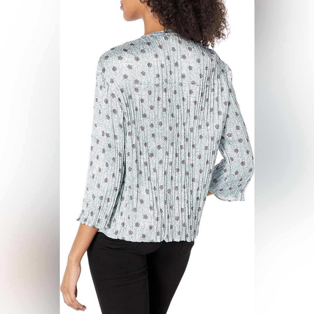 Vince Camellia Print Pleated Blouse, Pale Bay Blue, XS, Never Worn NWOT New! - Picture 4 of 10